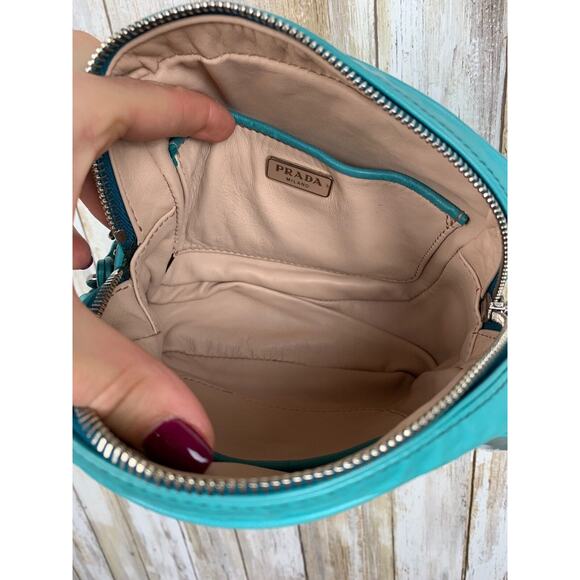 PRADA Pavone Blue Nappa Antique Leather Crossbody Camera Bag Zip Handheld RARE - Picture 2 of 12